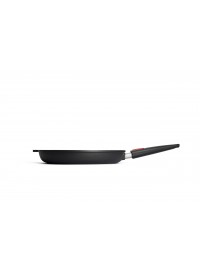 Sartén Woll NOWO Titanium 32 cm perfil lateral aluminio fundido 2,8 kg fondo 8 mm